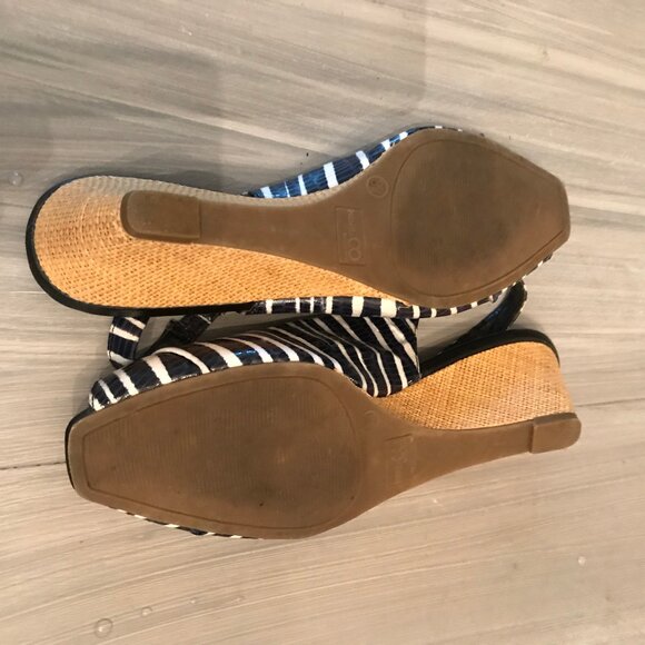 Nine West Ladies Dark Blue And White Striped Shoes Size 8 - Picture 4 of 5